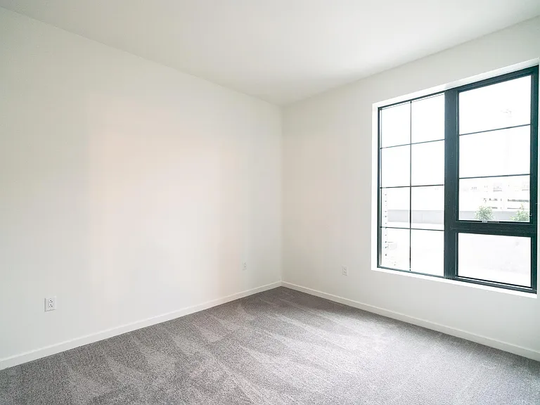 2635 Penn Ave #215 — Photo 12