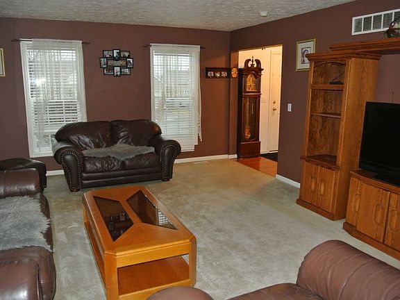 3rd image of 2326 Cheshire Dr