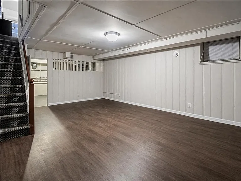 Scotland Park Townhomes — Photo 36