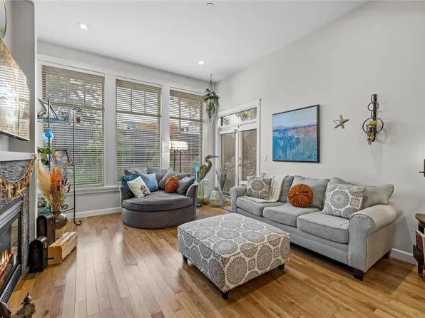 4921 Coral Way Unit 103, Nanaimo, BC V9V 0A3