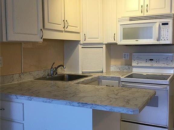 4th image of 3727 S Atlantic Ave Unit 420