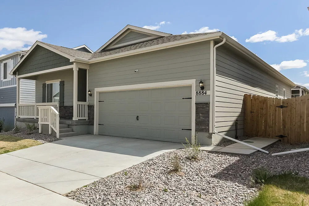 3 bed, 2.0 bath, 1965 sqft, $3,255 — Photo 2