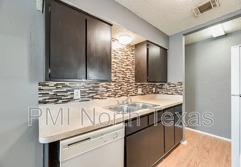 5109 Herrick Ct #C — Photo 7