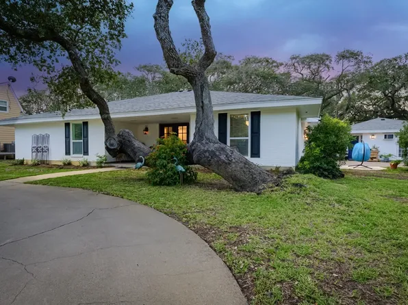 2011 Cochran Ln, Rockport, TX 78382