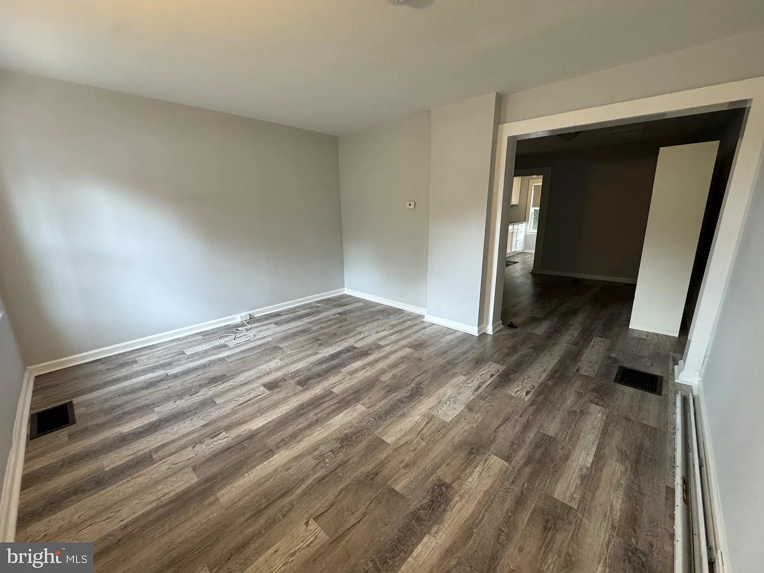 2 bed, 1.0 bath, 924 sqft, $1,700 — Photo 3