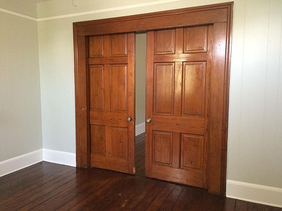4th image of 2615 Burgundy St