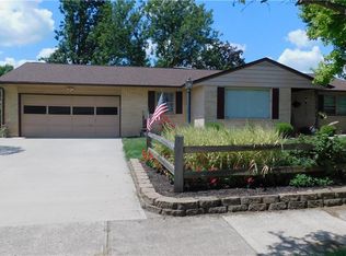 910 Maplecrest Dr, Troy, OH 45373