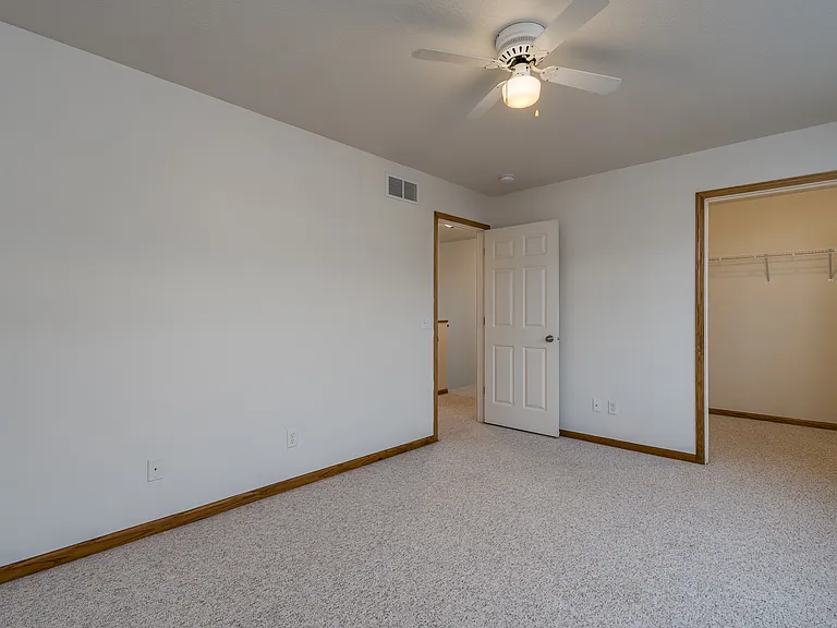 637 S Aspen Ct — Photo 13