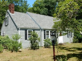 67 Plymouth St, Halifax, MA 02338