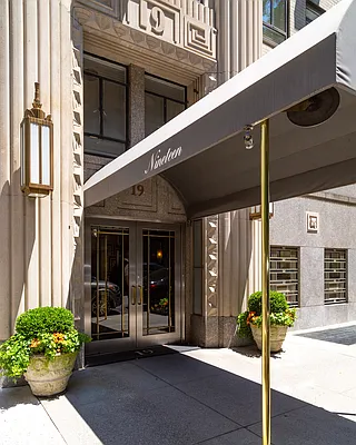 Sold by Sloane Square | media 26