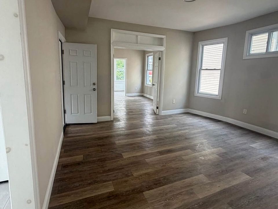 1st image of 78 Huntington Ter #2