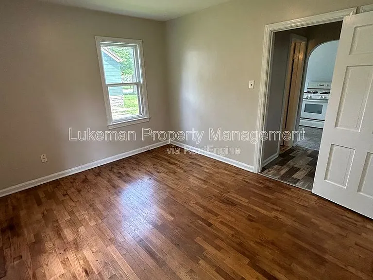 1410 Oak St #1 — Photo 15