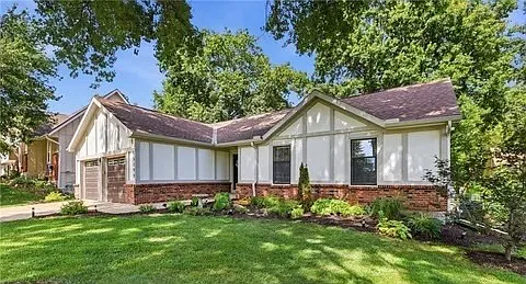 3 bed, 1372 sqft, $2,450 — Photo 2