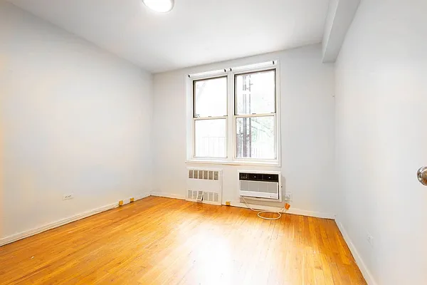 Sold by Brick&Mortar | media 37