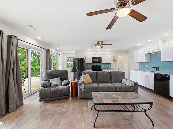 3rd image of 22125 Driftwood Ln
