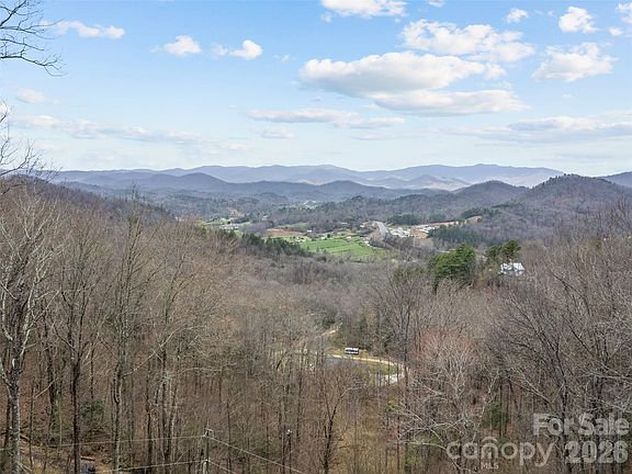 4th image of 693 High Splendor Rd