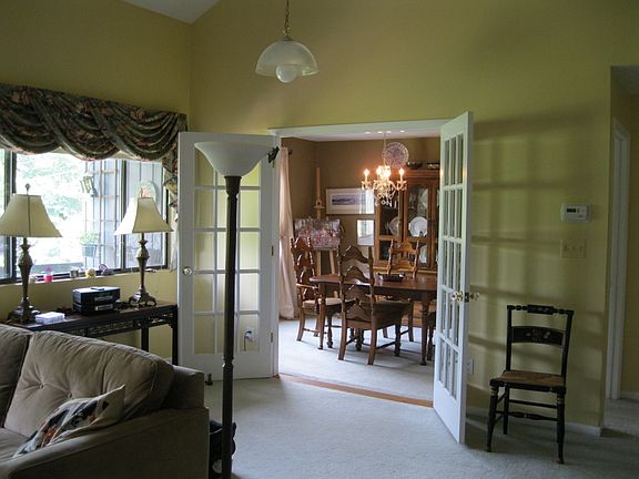 5th image of 280 Redwood Ct #11