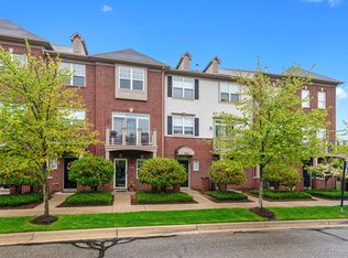 244 Wright St #77, Wixom, MI 48393