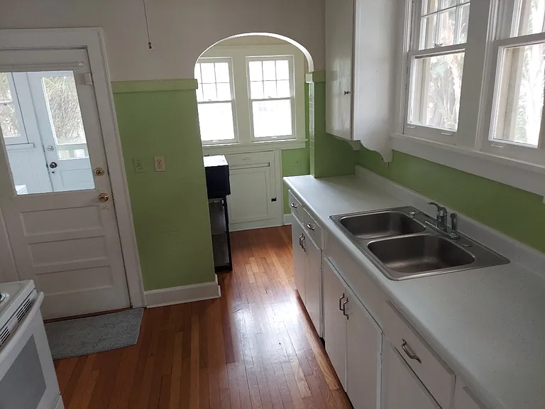2135 Burlington Ave N — Photo 6