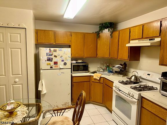 2nd image of 75 Amethyst Way