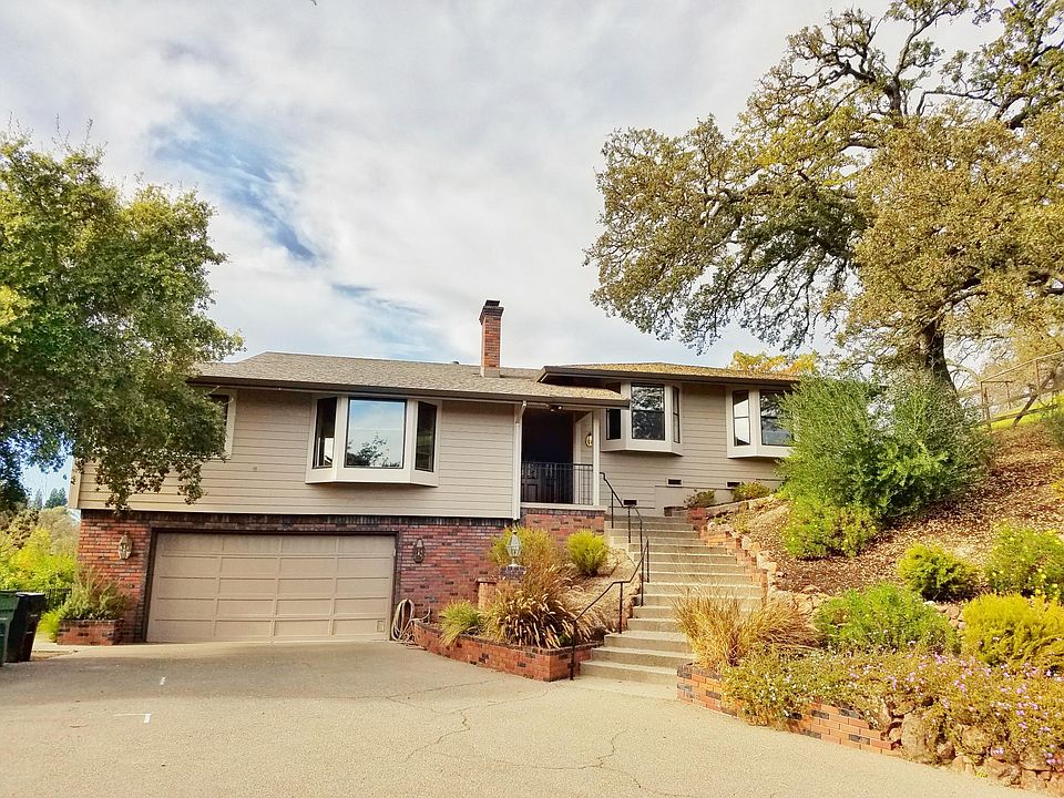 Private and Serene with Views. 60 Hagen Oaks Court, Alamo, CA