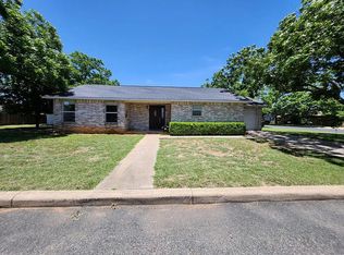 626 S Creek St, Fredericksburg, TX 78624