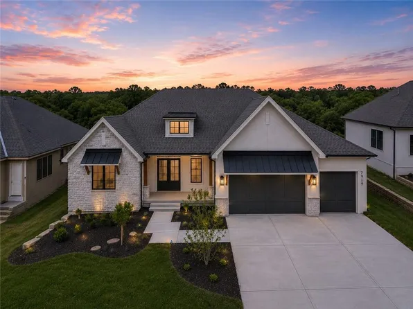 7919 Millridge St, Shawnee, KS 66220