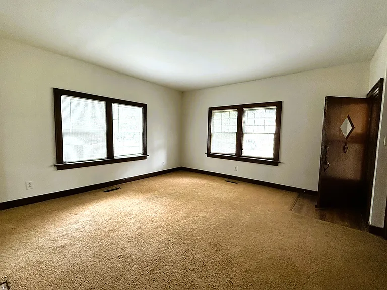 708 N Porter Ave — Photo 6