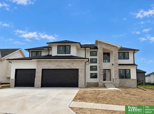 5707 N 199th St, Elkhorn, NE 68022