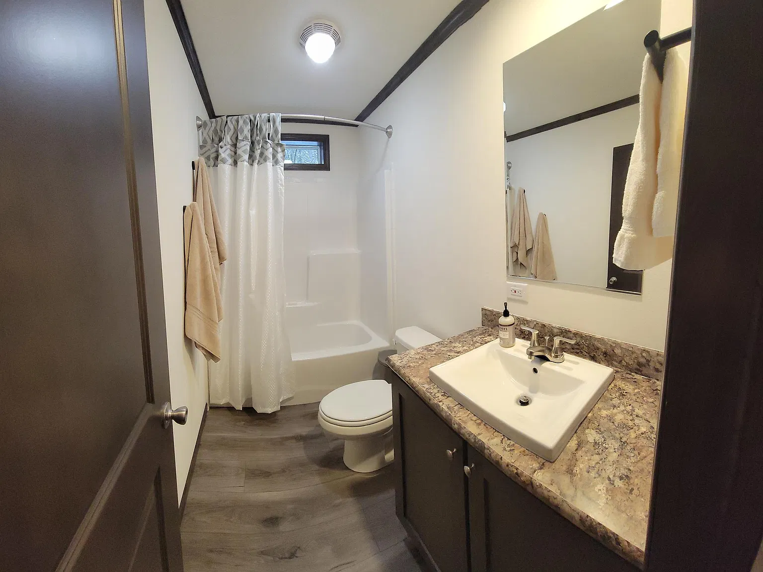 6780 Pine Lake Rd — Photo 3