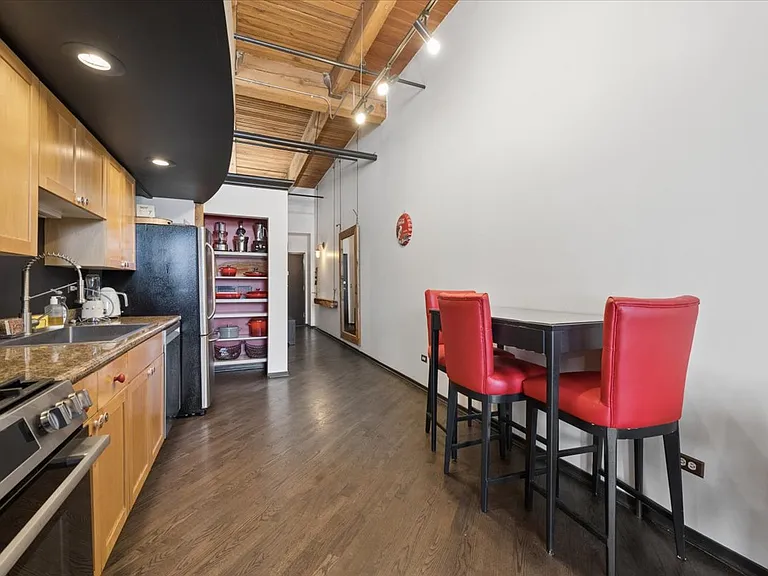 616 W Fulton St #510 — Photo 10