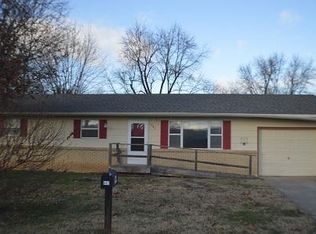 641 W Elm St, Aurora, MO 65605