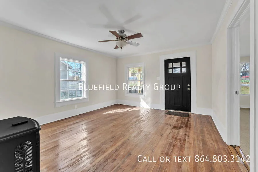 Cozy 2 Bedroom, 1 Bath Retreat with Large Deck & Private Fenced Yard! $1,550/mo rent — Photo 4