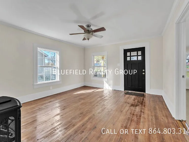 4 Walnut St #A — Photo 4