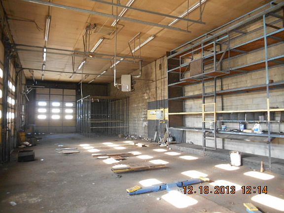 3rd image of 102 W Norris Dr