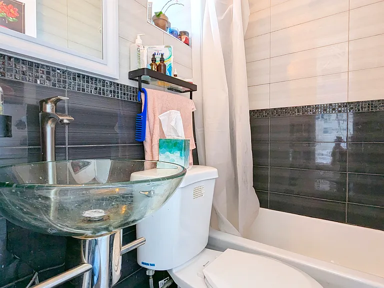 436 Wilson Ave #3A — Photo 16