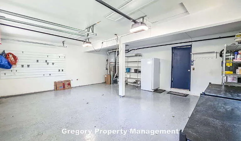 11204 NE 58th Pl — Photo 25