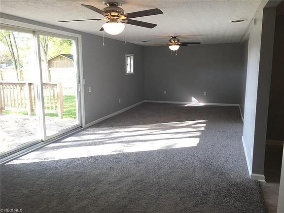 2nd image of 1700 Manor Dr