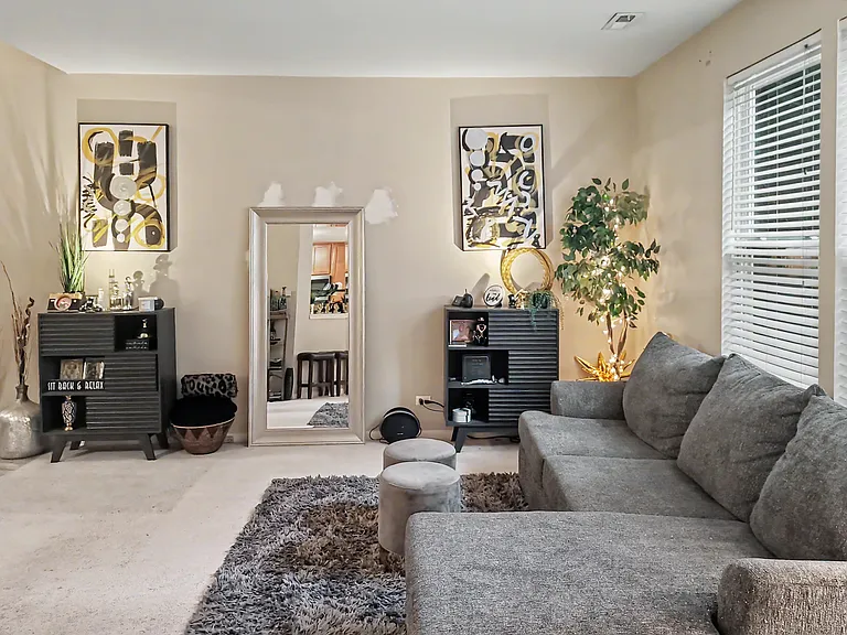 469 Belvedere Ln — Photo 6