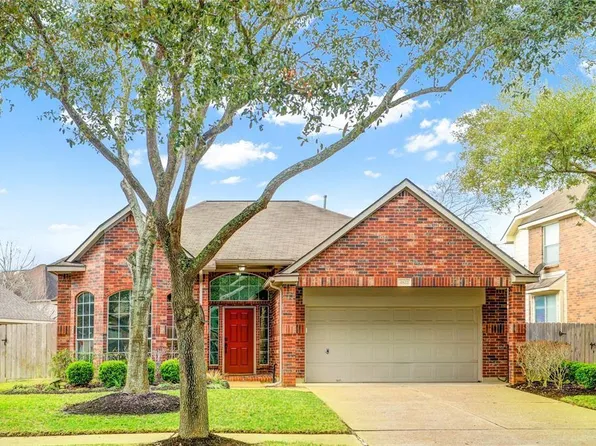 4822 Silverlake Dr, Sugar Land, TX 77479
