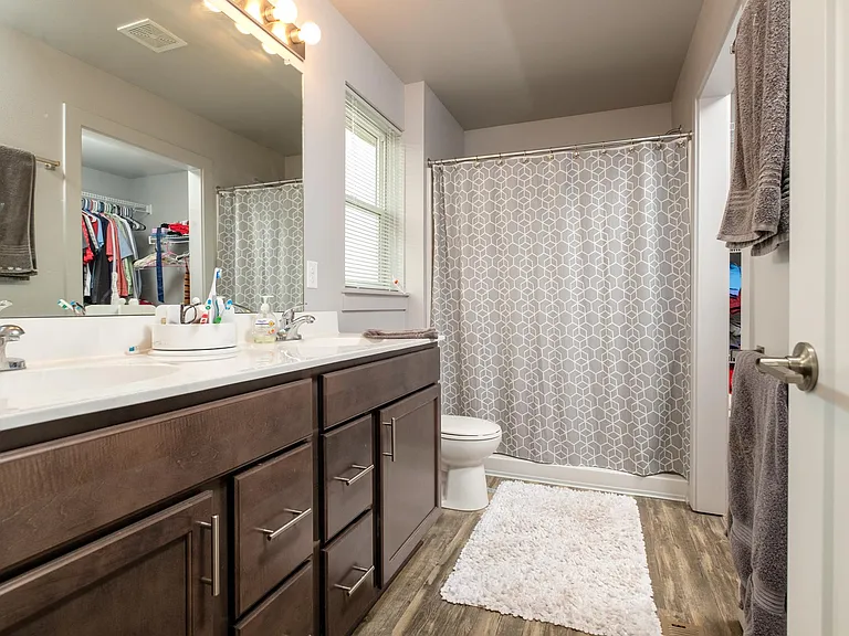 4914 NE Crestmoor Ln — Photo 11