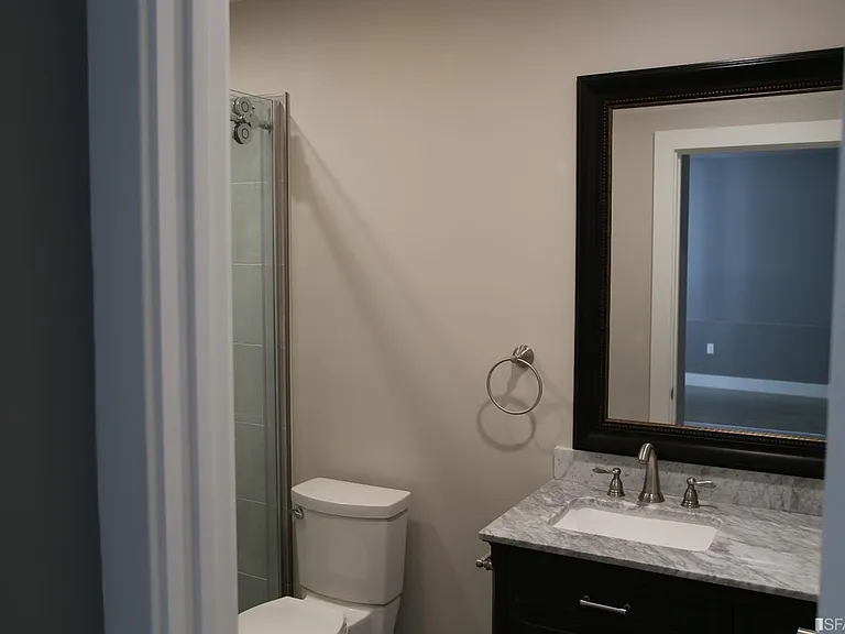323 Peoria St — Photo 8