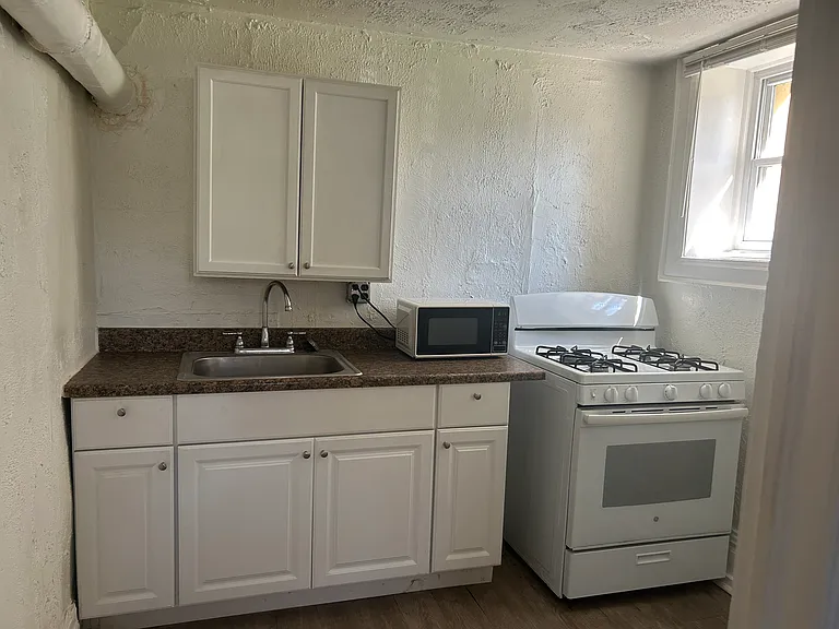 4762 2nd Ave #B1 — Photo 19
