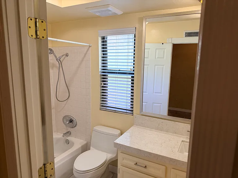 2134 Merlyn Pl — Photo 24