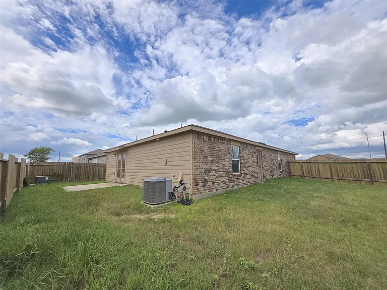 380 Stone Gage Dr — Photo 26