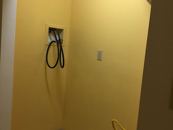 Laundry Hook-ups in Unit