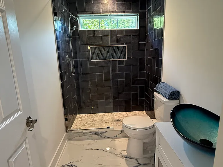 5513 Blackwell St — Photo 2
