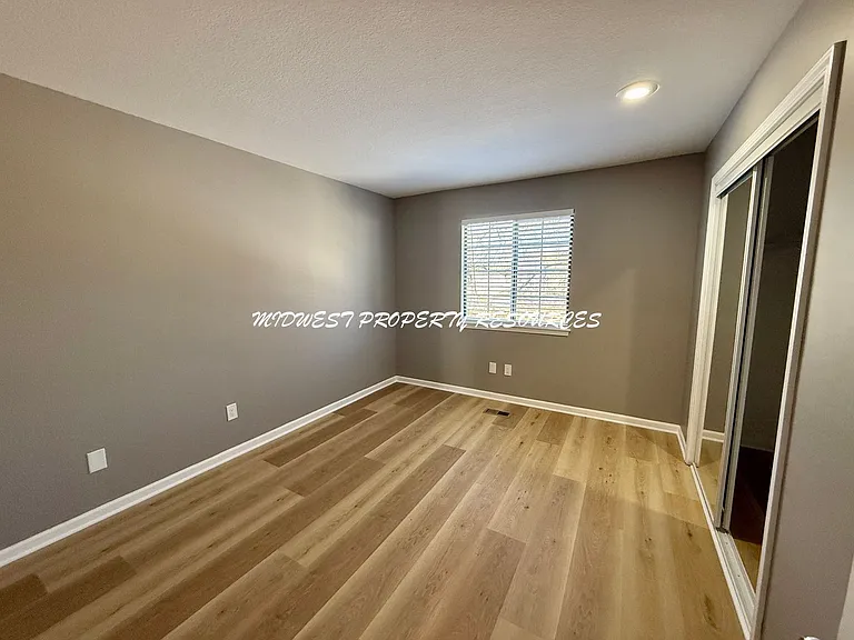 204 NW Market Pl — Photo 10