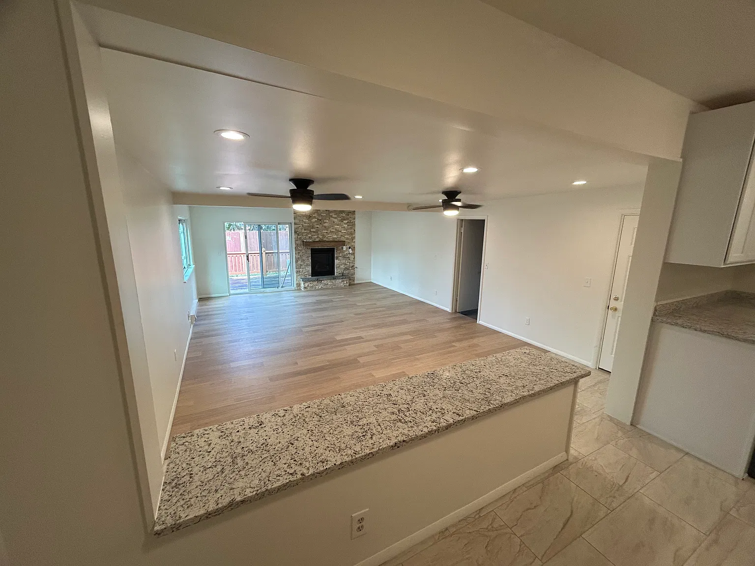 3 bed, 1600 sqft, $3,375 — Photo 4