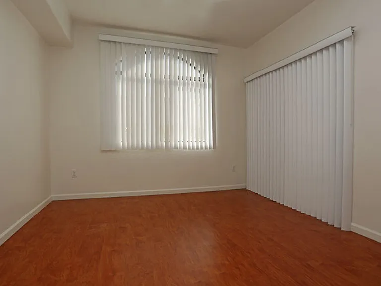 Desert Jewel Apartments — Photo 36